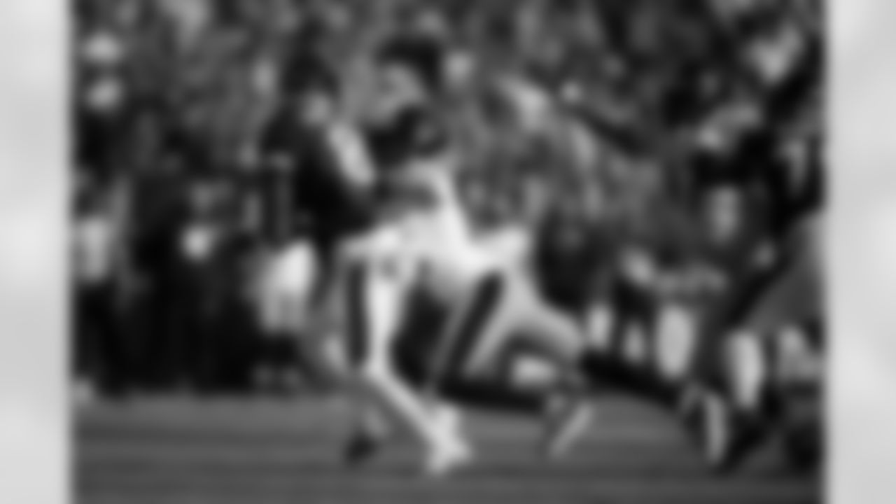 Pittsburgh Steelers cornerback Brandin Echols (26) sacks Baltimore Ravens quarterback Lamar Jackson (8) during a regular season game between the Pittsburgh Steelers and the Baltimore Ravens, Sunday, Dec. 7, 2025 in Baltimore, MD. The Steelers defeated the Ravens 27-22. (Karl Roser / Pittsburgh Steelers)