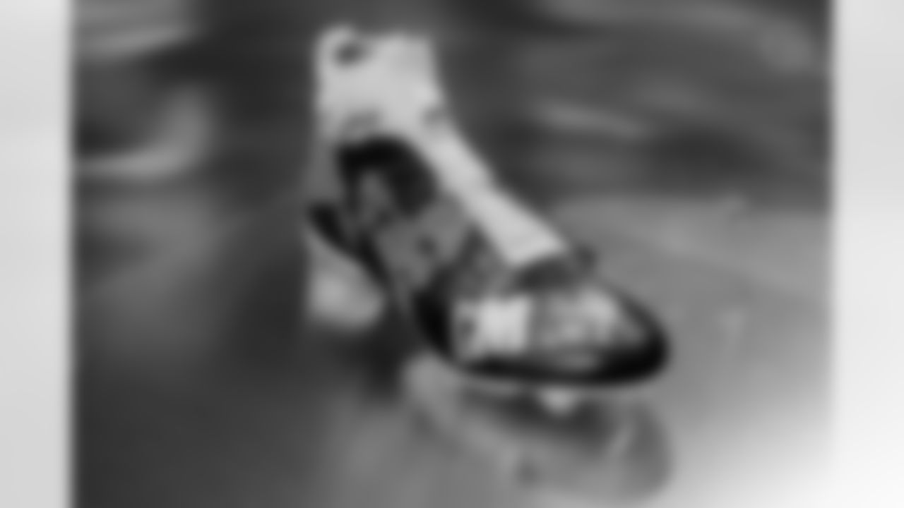 Pittsburgh Steelers linebacker Payton Wilson (41) will showcase his custom cleats supporting Cafe Momentum during Week 13. (Alysa Rubin / Pittsburgh Steelers)