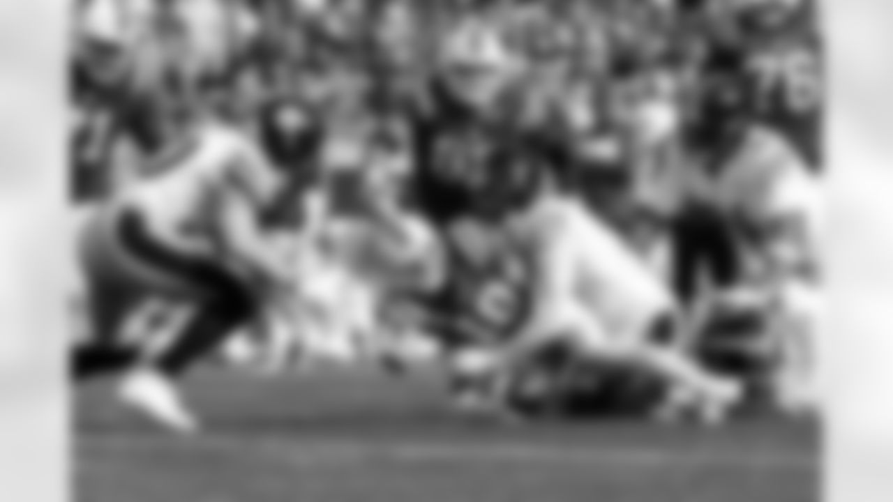 Pittsburgh Steelers linebacker Nick Herbig (51) forces a fumble during a regular season game between the Pittsburgh Steelers and the New England Patriots, Sunday, Sept. 21, 2025 in Foxborough, MA. The Steelers defeated the Patriots 21-14. (Jared Wickerham / Pittsburgh Steelers)