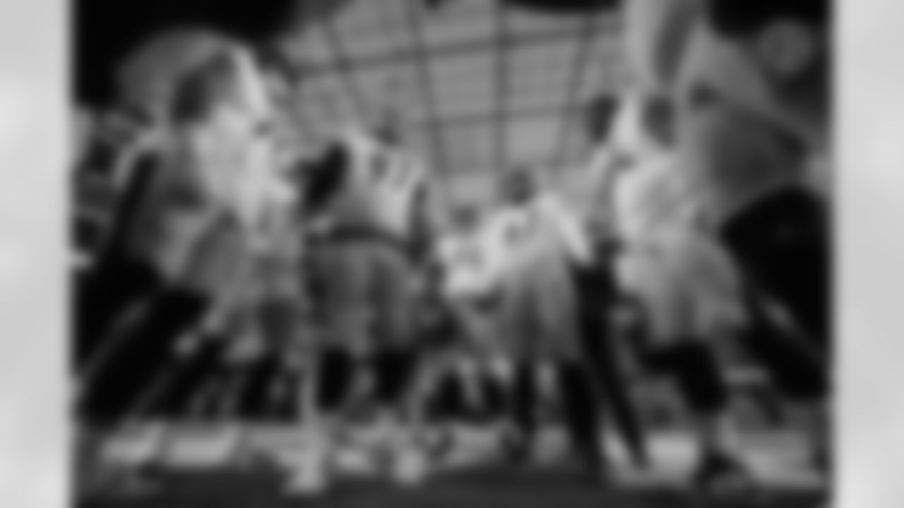 Pittsburgh Steelers offensive tackle Troy Fautanu (76) Pittsburgh Steelers defensive tackle Cameron Heyward (97) Pittsburgh Steelers guard Andrus Peat (71) Pittsburgh Steelers offensive lineman Calvin Anderson (67) Pittsburgh Steelers defensive tackle Keeanu Benton (95) during a regular season game between the Pittsburgh Steelers and the Los Angeles Chargers, Sunday, Nov. 9, 2025 in Inglewood, CA. (Alysa Rubin / Pittsburgh Steelers)