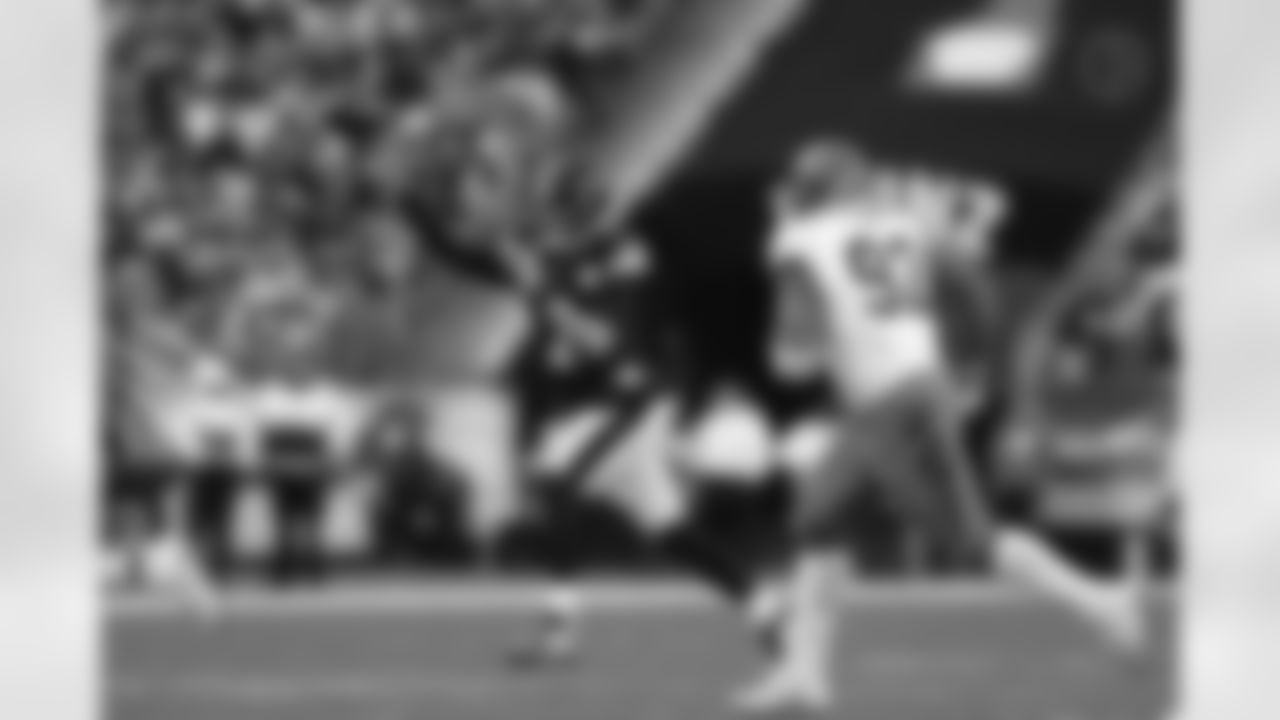 Pittsburgh Steelers quarterback Mason Rudolph (2) during a regular season game between the Pittsburgh Steelers and the Cincinnati Bengals, Sunday, Nov. 16, 2025 in Pittsburgh, PA. (Harrison Barden / Pittsburgh Steelers)