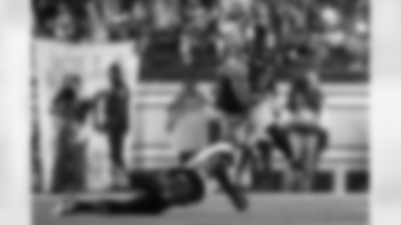 Pittsburgh Steelers running back Jaylen Warren (30) during a regular season game between the Pittsburgh Steelers and the Baltimore Ravens, Sunday, Jan. 4, 2026 in Pittsburgh, PA. The Steelers defeated the Ravens 26-24. (Karl Roser / Pittsburgh Steelers)