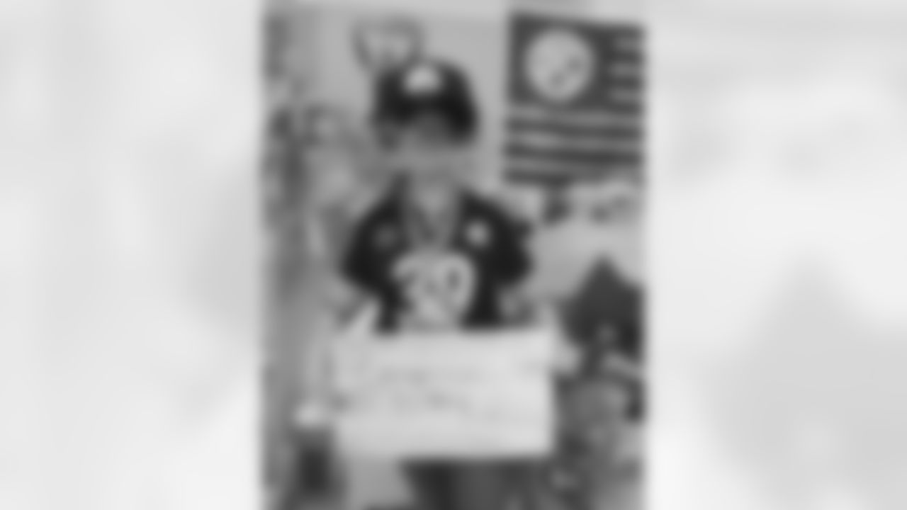 SNUTraditions_HereWeGoSigns_Jan1520241048AM_Lambert_Brooke_97494590_FC277C779CDD4ABDAC60B77C0831C1CF.jpeg_97494590_FC277C779CDD4ABDAC60B77C0831C1CF