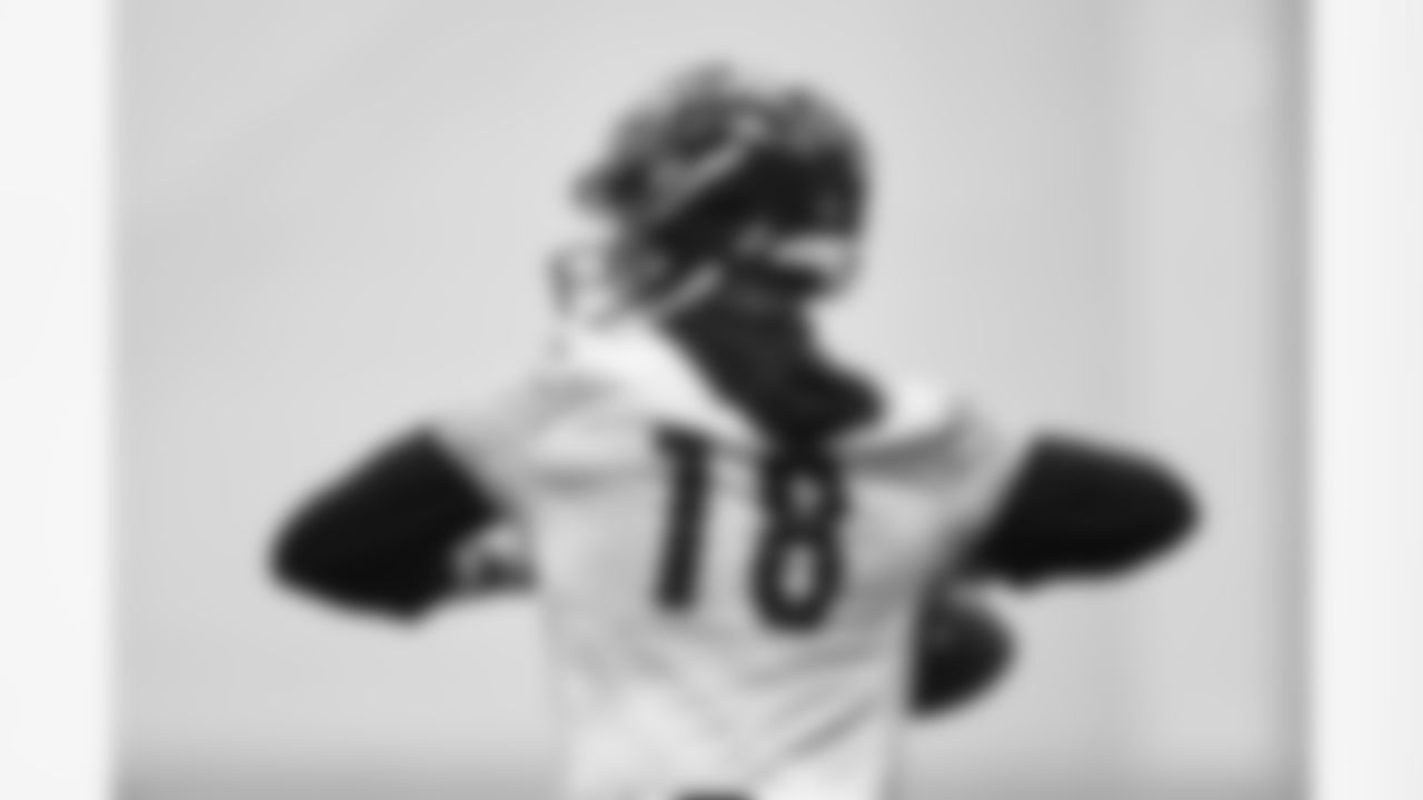 Pittsburgh Steelers quarterback Will Howard (18) during practice at the UPMC Rooney Sports Complex preparing for a Week 15 matchup against the Miami Dolphins, Thursday, Dec. 11, 2025 in Pittsburgh, PA. (Alysa Rubin / Pittsburgh Steelers)