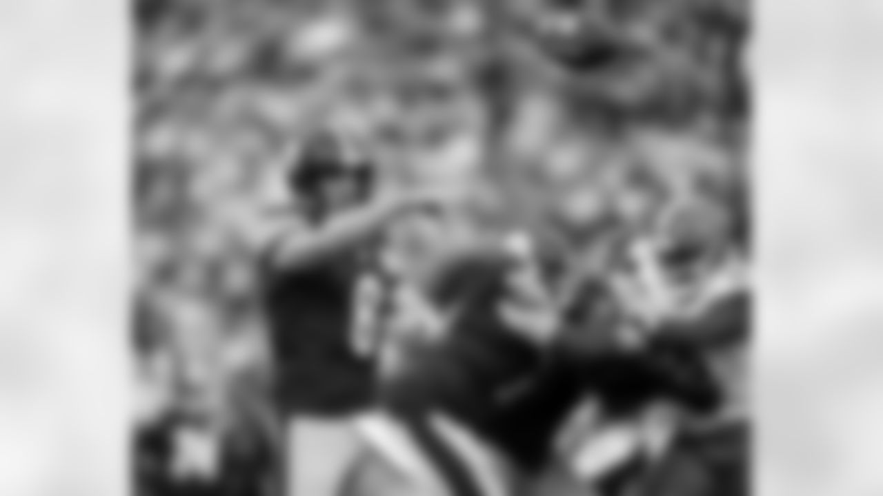 Pittsburgh Steelers quarterback Aaron Rodgers (8) passes the ball during a regular season game between the Pittsburgh Steelers and the Cleveland Browns, Sunday, Oct. 12, 2025 in Pittsburgh, PA. The Steelers defeated the Browns 23-9. (Karl Roser / Pittsburgh Steelers)