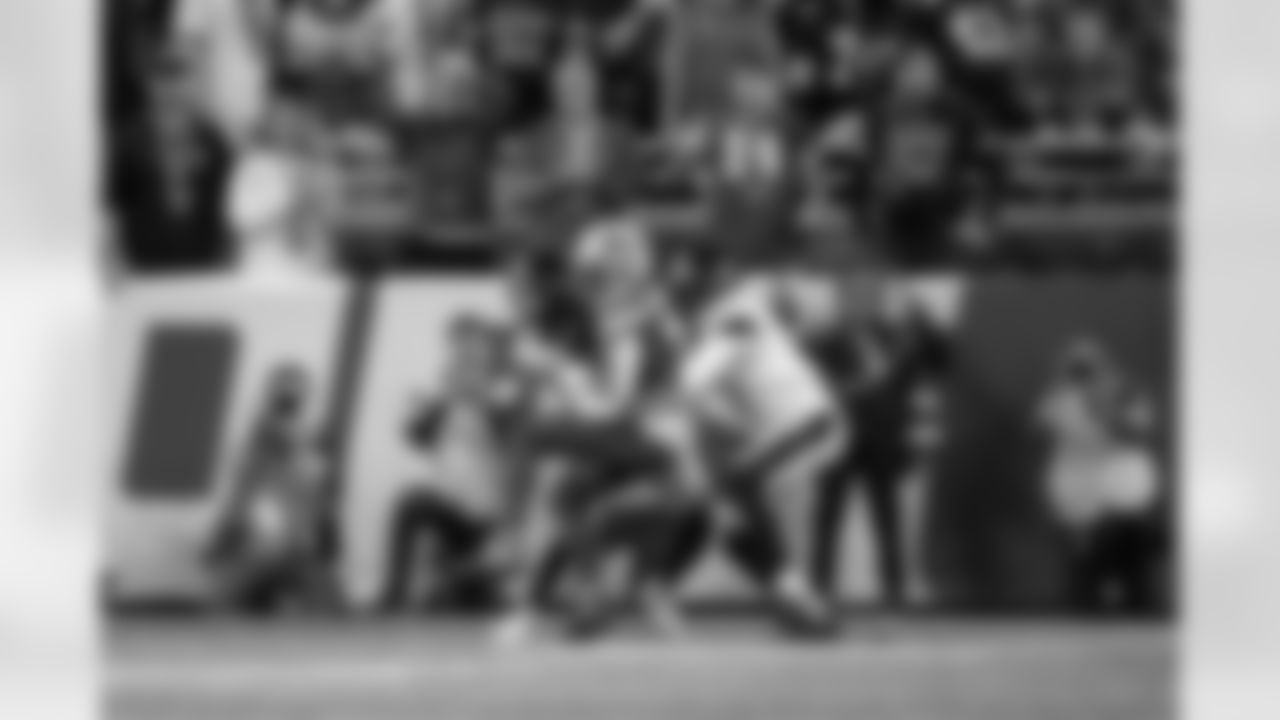 Pittsburgh Steelers cornerback Joey Porter Jr. (24) and Pittsburgh Steelers cornerback Jalen Ramsey (5) during a regular season game between the Pittsburgh Steelers and the Detroit Lions, Sunday, Dec. 21, 2025 in Detroit, MI. The Steelers defeated the Lions 29-24. (Karl Roser / Pittsburgh Steelers)