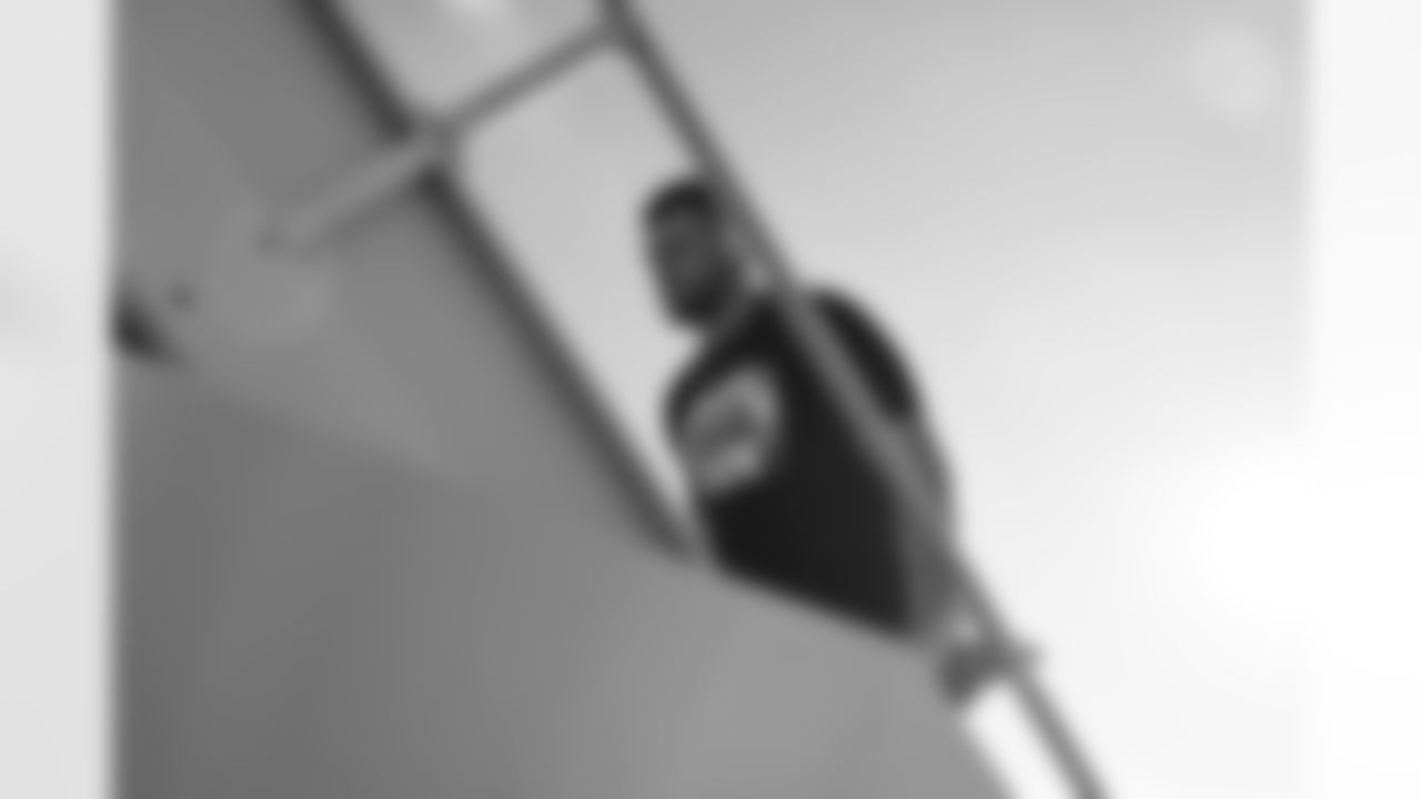 Pittsburgh Steelers linebacker T.J. Watt (90) travels to Chicago on Saturday, Nov. 22, 2025 for the Week 12 regular season matchup against the Chicago Bears. (Alysa Rubin / Pittsburgh Steelers)