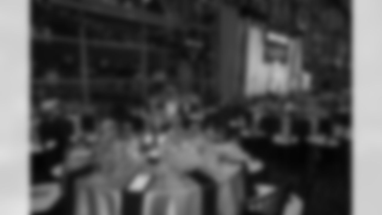 The Pittsburgh Steelers celebrate the 2025 Hall of Honor Class during the Hall of Honor Dinner Ceremony presented by U.S. Steel on Sunday, Dec. 14, 2025 in Pittsburgh, PA. (Alysa Rubin / Pittsburgh Steelers)