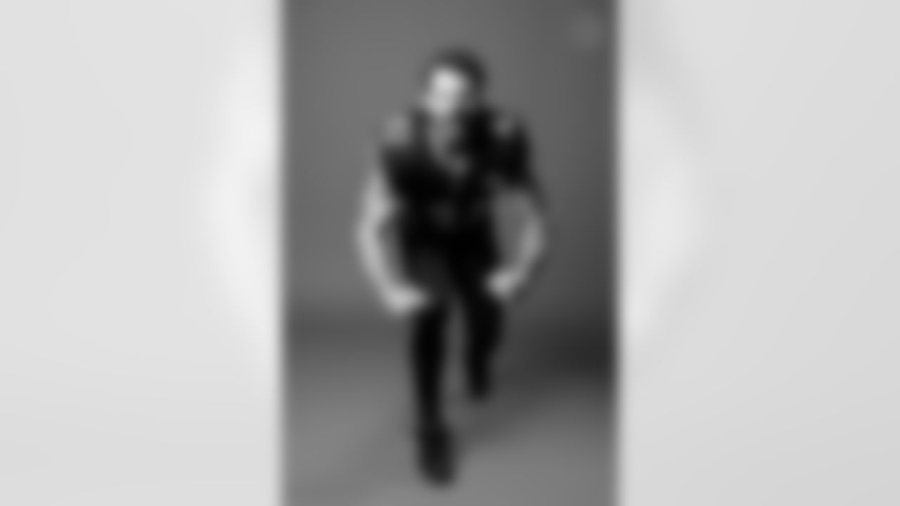 Pittsburgh Steelers linebacker Payton Wilson (41) wears the color rush uniform during a photoshoot, Tuesday, Dec. 2, 2025 in Pittsburgh, PA. (Alysa Rubin / Pittsburgh Steelers)