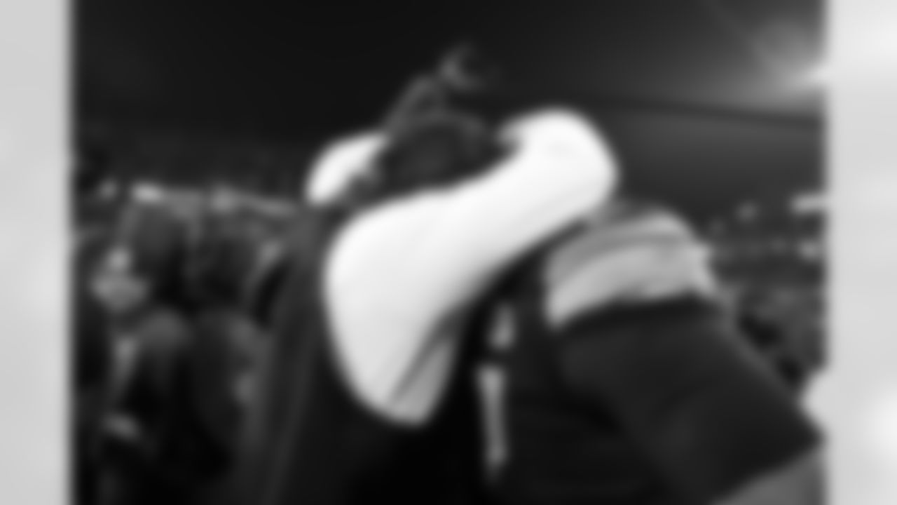 Pittsburgh Steelers head coach Mike Tomlin and Pittsburgh Steelers defensive tackle Cameron Heyward (97) during a regular season game between the Pittsburgh Steelers and the Baltimore Ravens, Sunday, Jan. 4, 2026 in Pittsburgh, PA.  (Taylor Ollason / Pittsburgh Steelers)