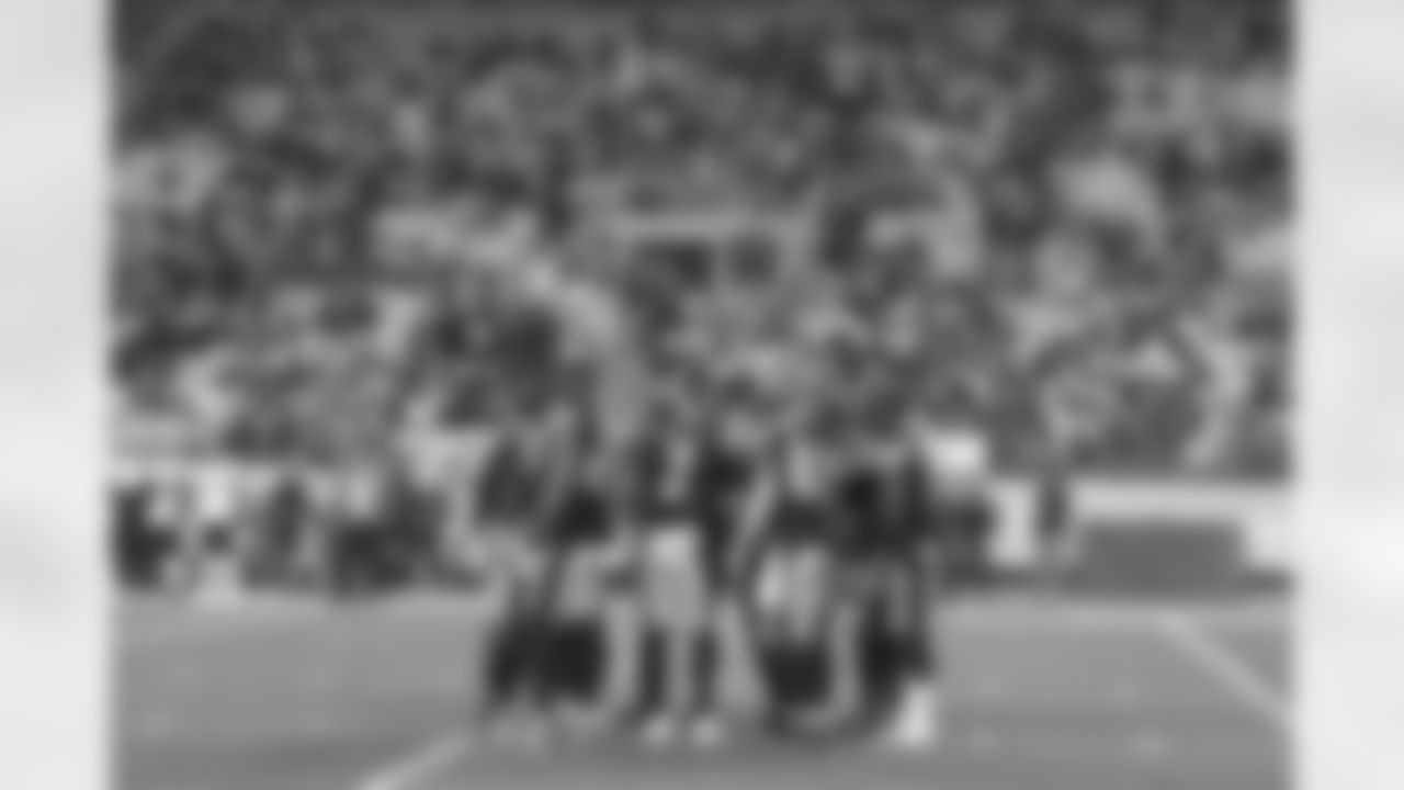 The Pittsburgh Steelers offense huddle on the field during a regular season game between the Pittsburgh Steelers and the Cincinnati Bengals, Saturday, Dec. 23, 2023 in Pittsburgh, PA. The Steelers defeated the Bengals 34-11. (Karl Roser / Pittsburgh Steelers)