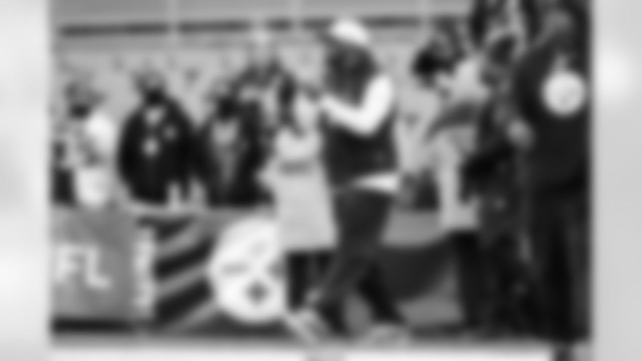 Pittsburgh Steelers head coach Mike Tomlin during a regular season game between the Pittsburgh Steelers and the Buffalo Bills, Sunday, Nov. 30, 2025 in Pittsburgh, PA.  (Karl Roser / Pittsburgh Steelers)