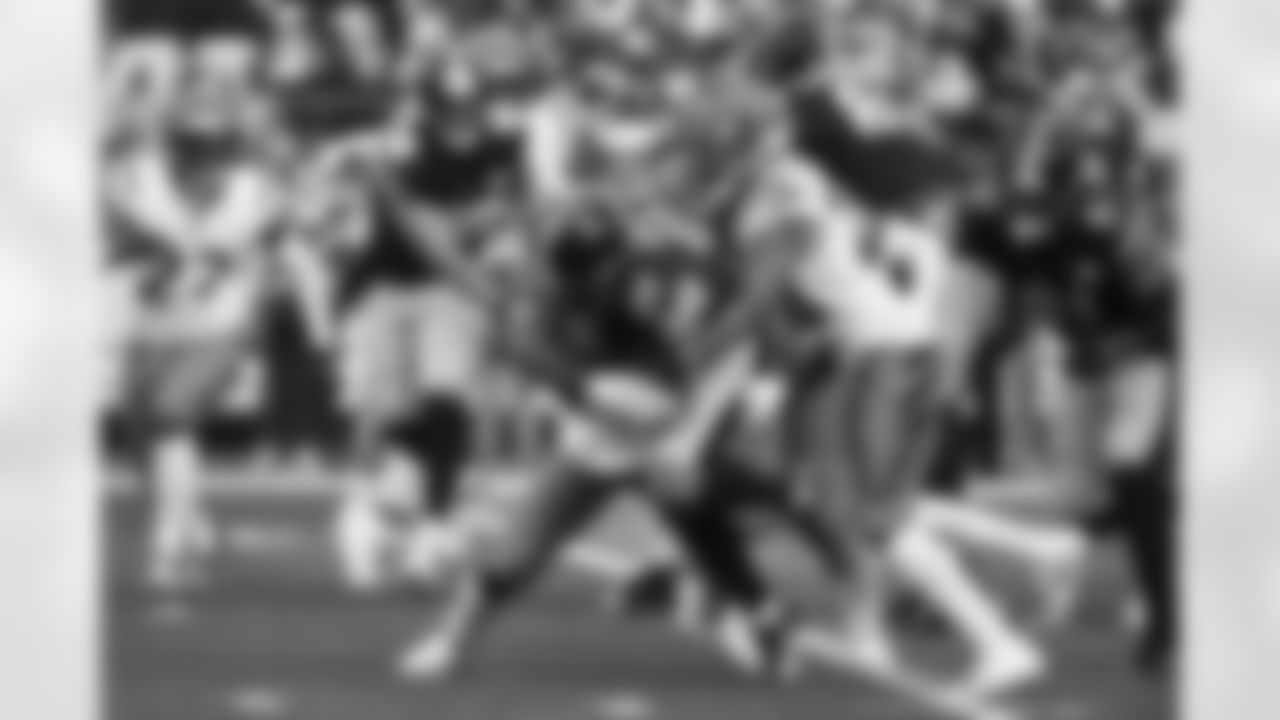 Pittsburgh Steelers running back Jaylen Warren (30) during a regular season game between the Pittsburgh Steelers and the Cincinnati Bengals, Sunday, Nov. 16, 2025 in Pittsburgh, PA. (Taylor Ollason / Pittsburgh Steelers)