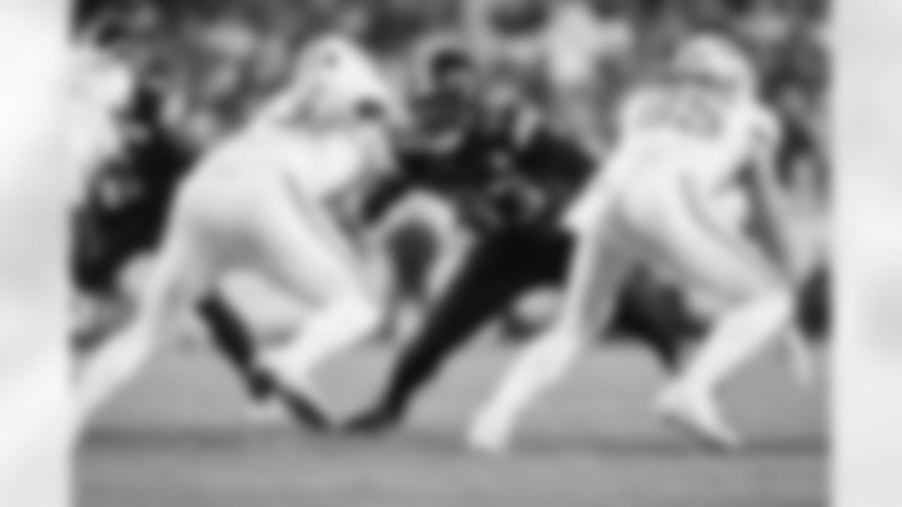 Pittsburgh Steelers defensive tackle Esezi Otomewo (93) during a regular season game between the Pittsburgh Steelers and the Miami Dolphins, Monday, Dec. 15, 2025 in Pittsburgh, PA. (Alysa Rubin / Pittsburgh Steelers)