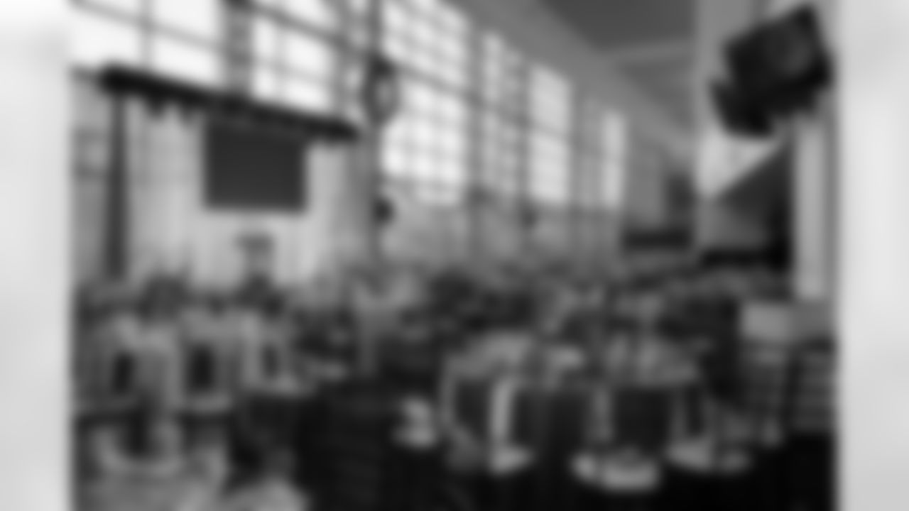 The Pittsburgh Steelers celebrate the 2025 Hall of Honor Class during the Hall of Honor Dinner Ceremony presented by U.S. Steel on Sunday, Dec. 14, 2025 in Pittsburgh, PA. (Alysa Rubin / Pittsburgh Steelers)