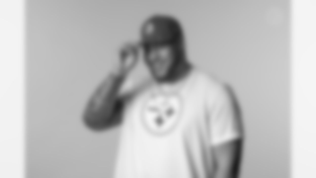Pittsburgh Steelers first-round pick Pittsburgh Steelers offensive tackle Troy Fautanu (76) poses for a photo following the NFL Draft, Friday, April 26, 2024 in Pittsburgh, PA. (Karl Roser / Pittsburgh Steelers)