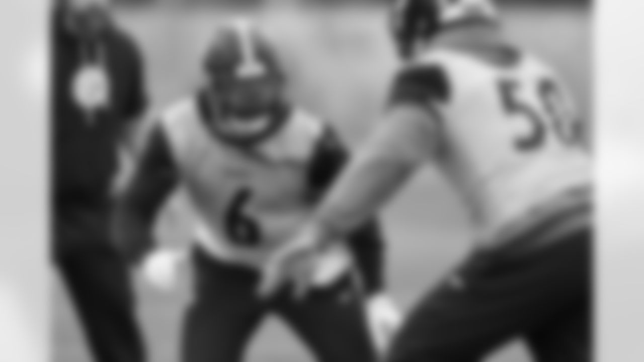 Pittsburgh Steelers linebacker Patrick Queen (6) during practice at the UPMC Rooney Sports Complex preparing for a Week 12 matchup against the Chicago Bears, Thursday, Nov. 20, 2025 in Pittsburgh, PA. (Karl Roser / Pittsburgh Steelers)