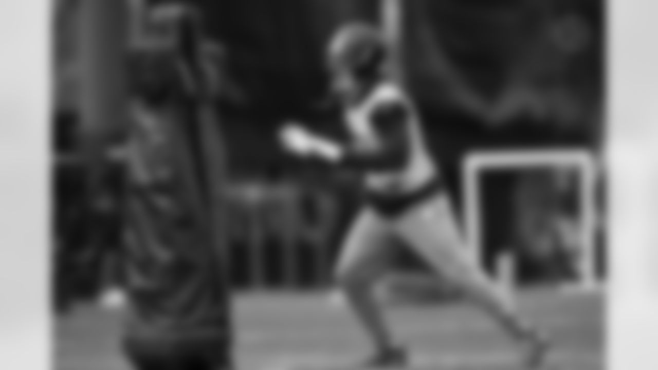 Pittsburgh Steelers linebacker Nick Herbig (51) during practice at the UPMC Rooney Sports Complex preparing for a Week 11 matchup against the Cincinnati Bengals, Wednesday, Nov. 12, 2025 in Pittsburgh, PA. (Alysa Rubin / Pittsburgh Steelers)