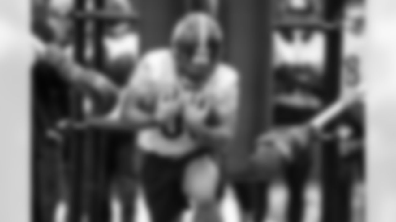 Pittsburgh Steelers running back Jaylen Warren (30) during practice at the UPMC Rooney Sports Complex preparing for a Wild Card matchup against the Houston Texans, Friday, Jan. 9, 2026 in Pittsburgh, PA. (Karl Roser / Pittsburgh Steelers)