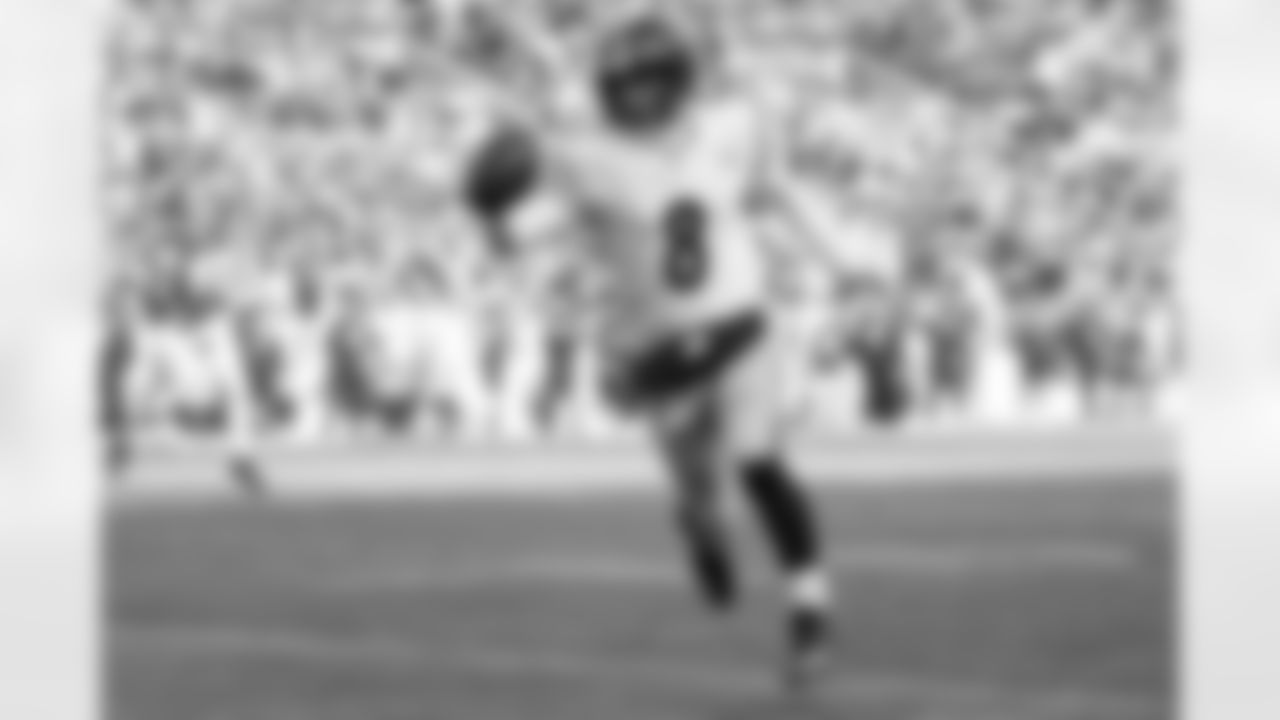 Pittsburgh Steelers quarterback Aaron Rodgers (8) runs for a touchdown during a regular season game against  the Baltimore Ravens, Sunday, Dec. 7, 2025 in Baltimore, MD. The Steelers defeated the Ravens 27-22. (Jared Wickerham / Pittsburgh Steelers)