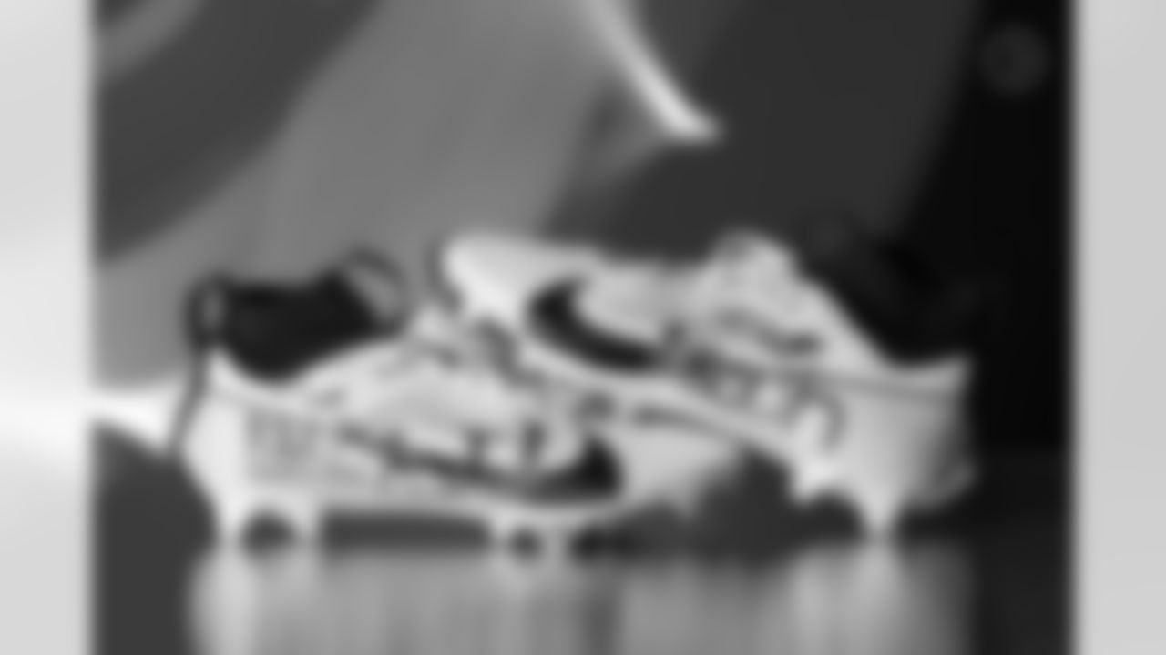 Pittsburgh Steelers wide receiver Ke'Shawn Williams (85) will showcase his custom cleats supporting Touch BBCA during Week 13. (Alysa Rubin / Pittsburgh Steelers)