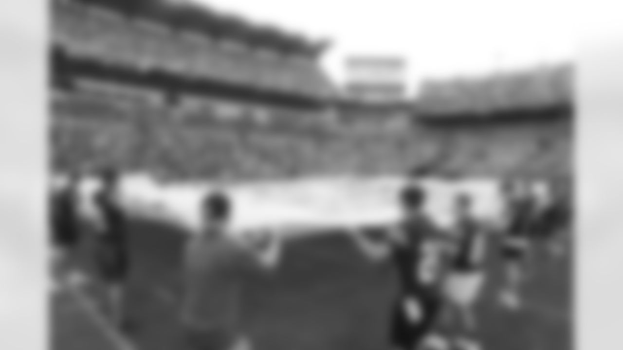 The Pittsburgh Steelers during a preseason game between the Pittsburgh Steelers and the Houston Texans, Friday, Aug. 9, 2024 in Pittsburgh, PA. (Harrison Barden / Pittsburgh Steelers)