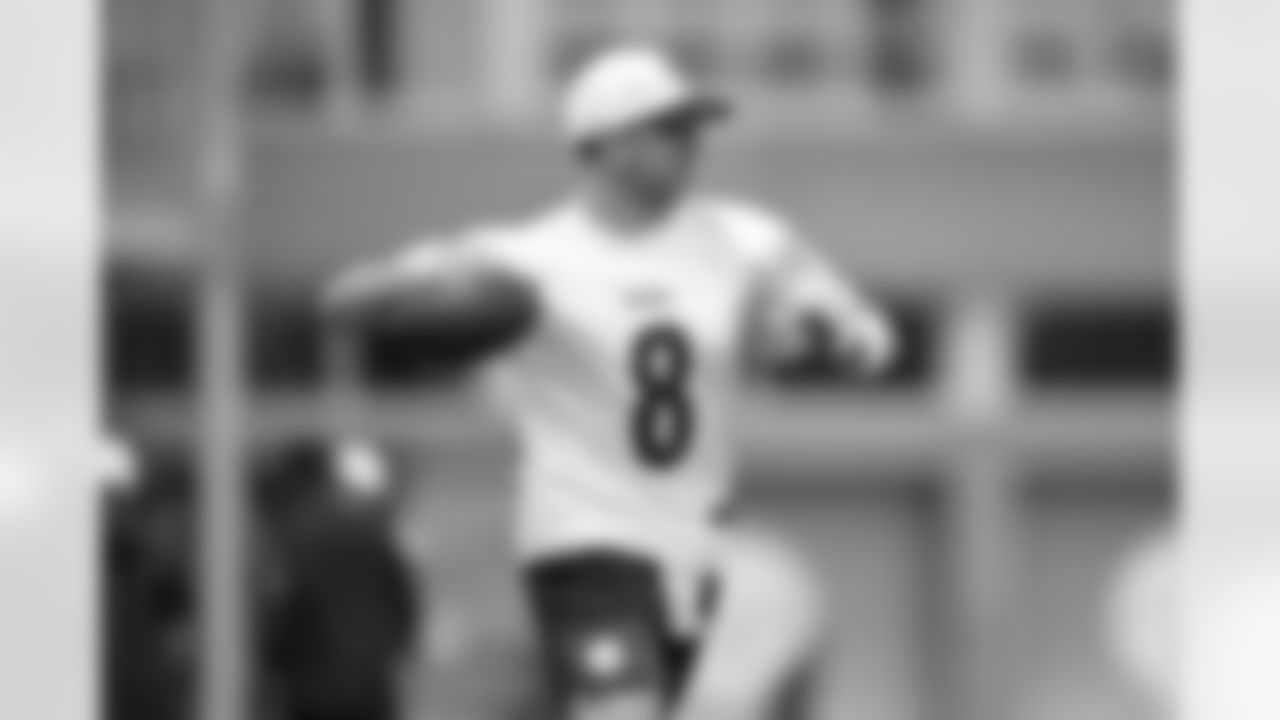 Pittsburgh Steelers quarterback Aaron Rodgers (8) practices at the UPMC Rooney Sports Complex during the 2025 minicamp, Tuesday June 10, 2025. (Alysa Rubin / Pittsburgh Steelers)