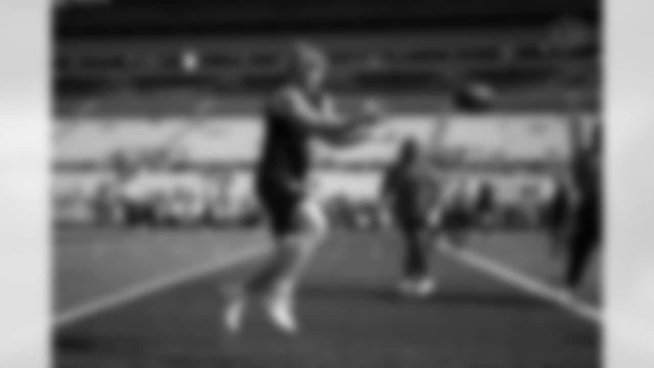 Pittsburgh Steelers linebacker Jack Sawyer (33) during a regular season game between the Pittsburgh Steelers and the Cincinnati Bengals, Sunday, Nov. 16, 2025 in Pittsburgh, PA. (Harrison Barden / Pittsburgh Steelers)