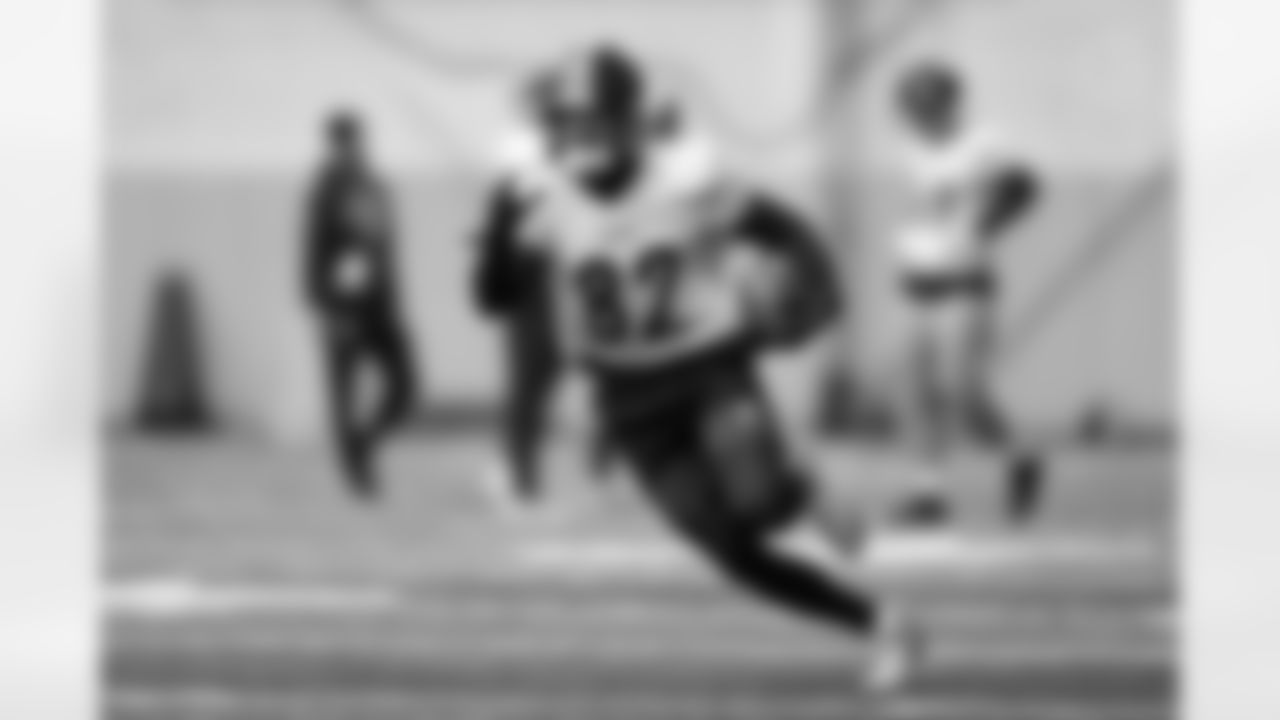 Pittsburgh Steelers wide receiver John Rhys Plumlee (82) during practice at the UPMC Rooney Sports Complex preparing for a Week 17 matchup against the Cleveland Browns, Friday, Dec. 26, 2025 in Pittsburgh, PA. (Karl Roser / Pittsburgh Steelers)