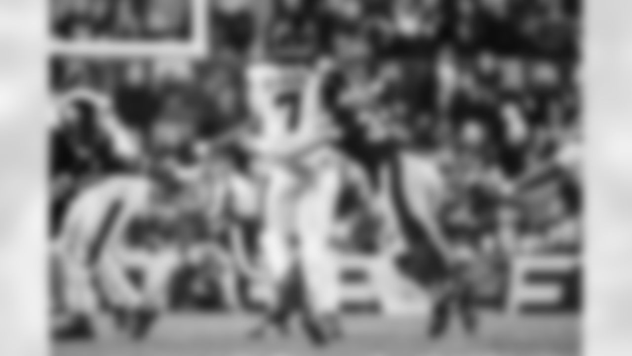 Pittsburgh Steelers linebacker Jack Sawyer (33) during a postseason Wild Card game between the Pittsburgh Steelers and the Houston Texans, Monday, Jan. 12, 2026 in Pittsburgh, PA. (Alysa Rubin / Pittsburgh Steelers)