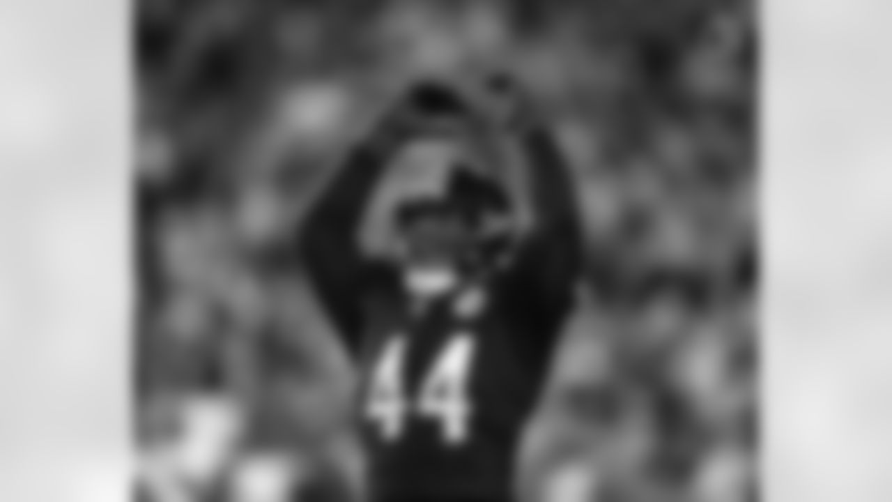 Pittsburgh Steelers linebacker Markus Golden (44) during a regular season game between the Pittsburgh Steelers and the Tennessee Titans, Thursday, Nov. 2, 2023 in Pittsburgh, PA. The Steelers defeated the Titans 20-16. (Abigail Dean / Pittsburgh Steelers)