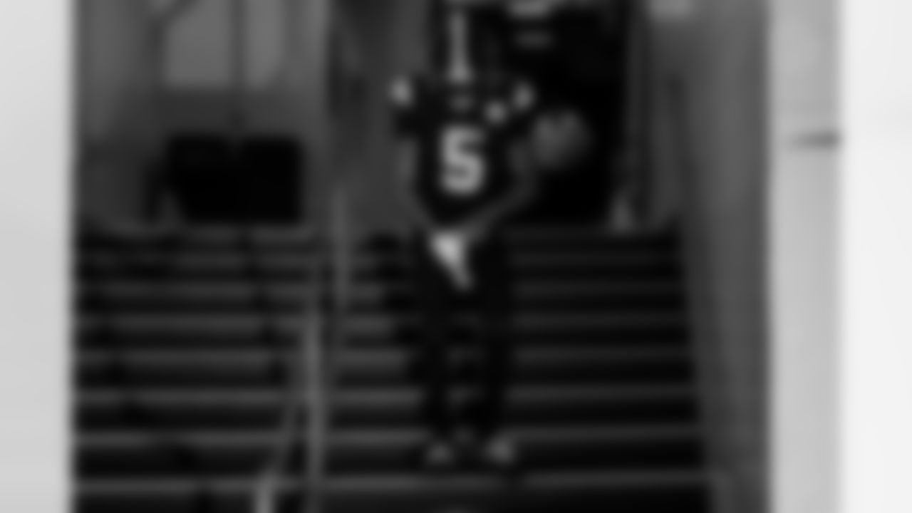 Pittsburgh Steelers cornerback Jalen Ramsey (5) prior to a regular season game between the Pittsburgh Steelers and the Miami Dolphins, Monday, Dec. 15, 2025 in Pittsburgh, PA. The Steelers defeated the Dolphins 28-15. (Alysa Rubin / Pittsburgh Steelers)