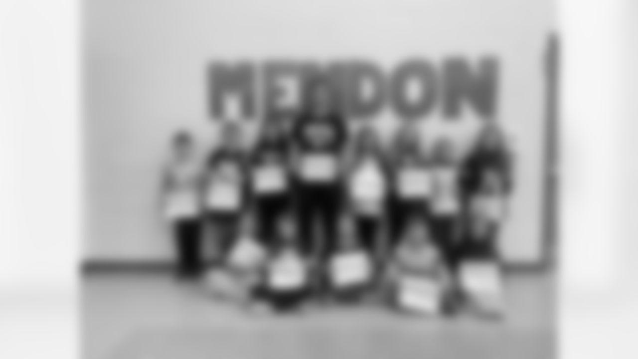 SNUTraditions_HereWeGoSigns_Jan122024115PM_Hoch_Richard_97494590_IMG_3732.jpeg_97494590_IMG_3732