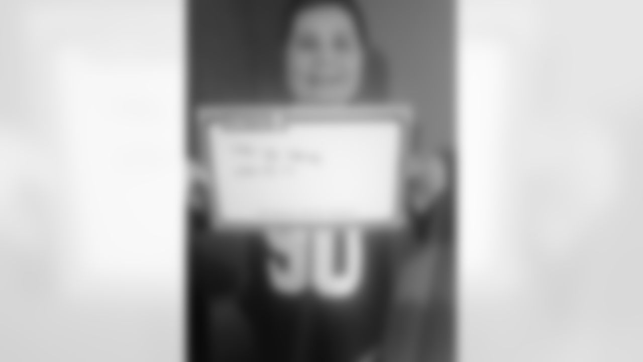 SNUTraditions_HereWeGoSigns_Jan152024438PM_Booth_Kristen_97494590_inbound649150173353134810.jpg_97494590_inbound649150173353134810
