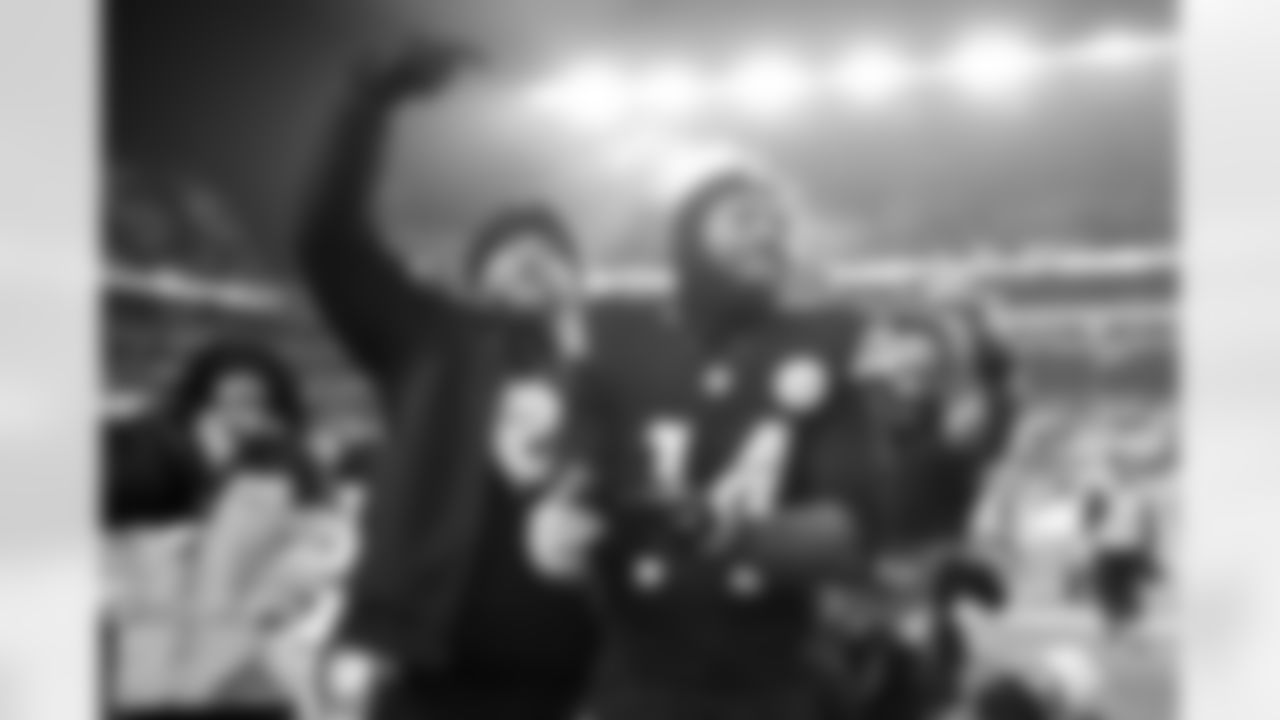 Pittsburgh Steelers running back Kenneth Gainwell (14) during a regular season game between the Pittsburgh Steelers and the Baltimore Ravens, Sunday, Jan. 4, 2026 in Pittsburgh, PA.  (Alysa Rubin / Pittsburgh Steelers)