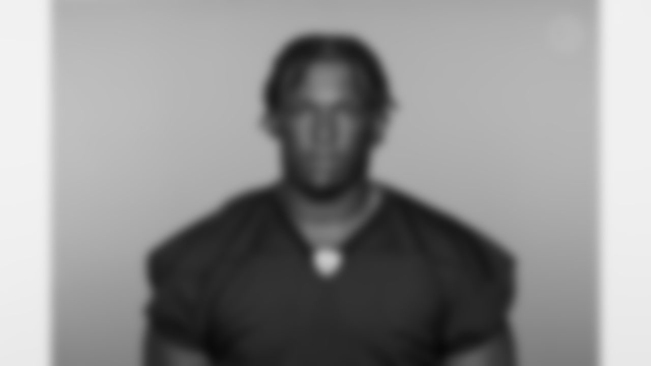 DT Keeanu Benton- No. 95
