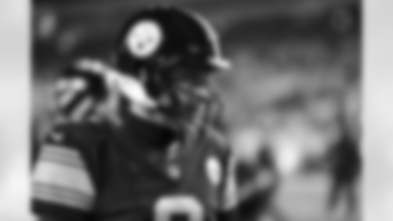 Pittsburgh Steelers quarterback Aaron Rodgers (8) during a regular season game between the Pittsburgh Steelers and the Miami Dolphins, Monday, Dec. 15, 2025 in Pittsburgh, PA. (Karl Roser / Pittsburgh Steelers)