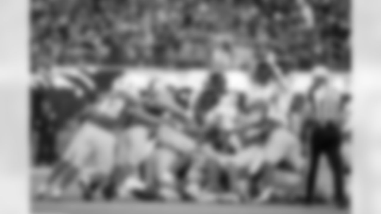 Pittsburgh Steelers linebacker Malik Harrison (50) and Pittsburgh Steelers safety Kyle Dugger (29) during a regular season game between the Pittsburgh Steelers and the Los Angeles Chargers, Sunday, Nov. 9, 2025 in Inglewood, CA. The Chargers beat the Steelers 25-10. (Karl Roser / Pittsburgh Steelers)