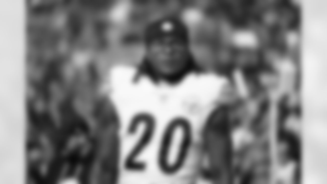 Pittsburgh Steelers running back Kaleb Johnson (20) during a regular season game between the Pittsburgh Steelers and the Baltimore Ravens, Sunday, Dec. 7, 2025 in Baltimore, MD. (Taylor Ollason / Pittsburgh Steelers)