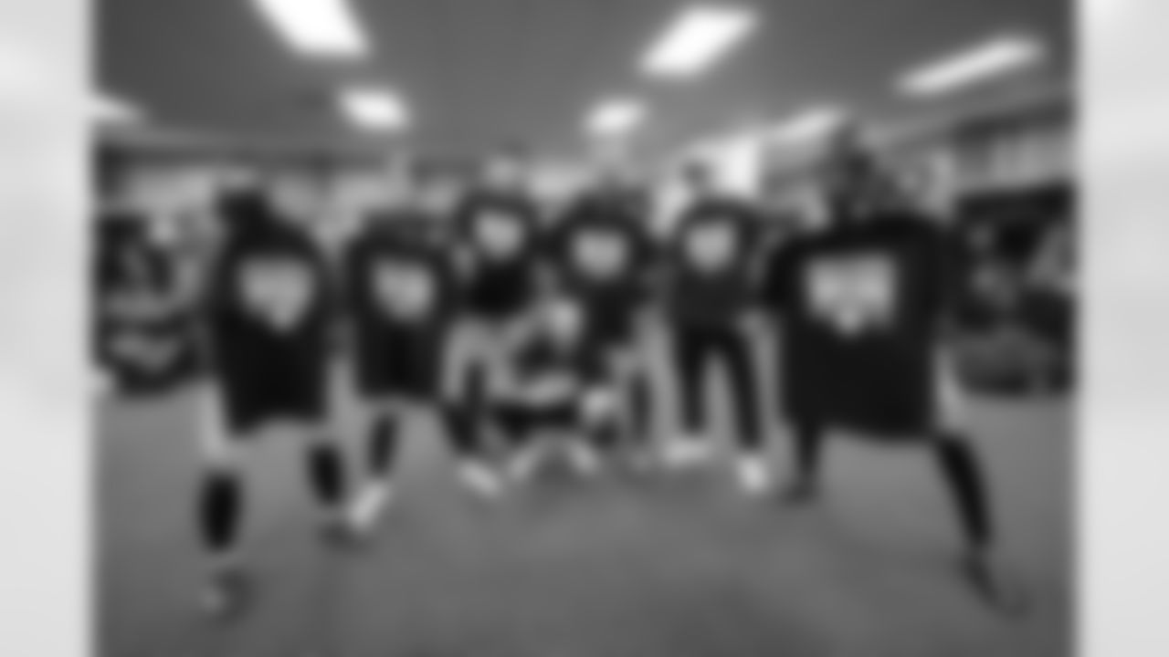 Pittsburgh Steelers wide receiver Calvin Austin III (19), Pittsburgh Steelers wide receiver Scotty Miller (13), Pittsburgh Steelers wide receiver Ben Skowronek (15), Pittsburgh Steelers wide receiver coach Zach Azzanni, Pittsburgh Steelers wide receiver Adam Thielen (16), Pittsburgh Steelers wide receiver Roman Wilson (10), and Pittsburgh Steelers wide receiver Marquez Valdes-Scantling (11) following a regular season game between the Pittsburgh Steelers and the Baltimore Ravens, Sunday, Jan. 4, 2026 in Pittsburgh, PA. The Steelers defeated the Ravens 26-24. (Karl Roser / Pittsburgh Steelers)