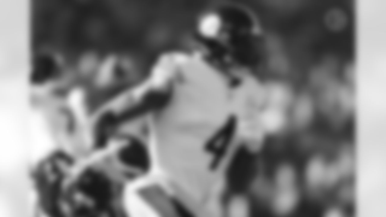 Pittsburgh Steelers wide receiver DK Metcalf (4) during a regular season game between the Pittsburgh Steelers and the Chicago Bears, Sunday, Nov. 23, 2025 in Chicago, IL. (Karl Roser / Pittsburgh Steelers)