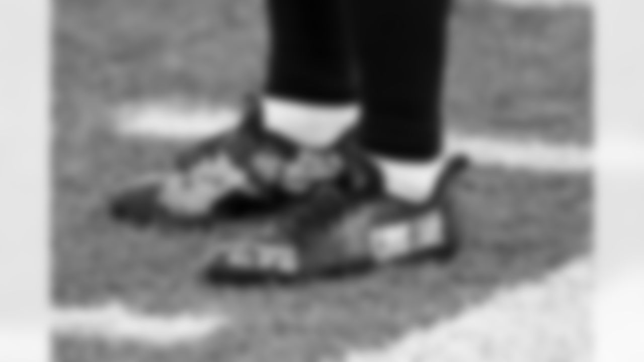 Pittsburgh Steelers running back Jaylen Warren (30) during a regular season game between the Pittsburgh Steelers and the Buffalo Bills, Sunday, Nov. 30, 2025 in Pittsburgh, PA.  (Karl Roser / Pittsburgh Steelers)