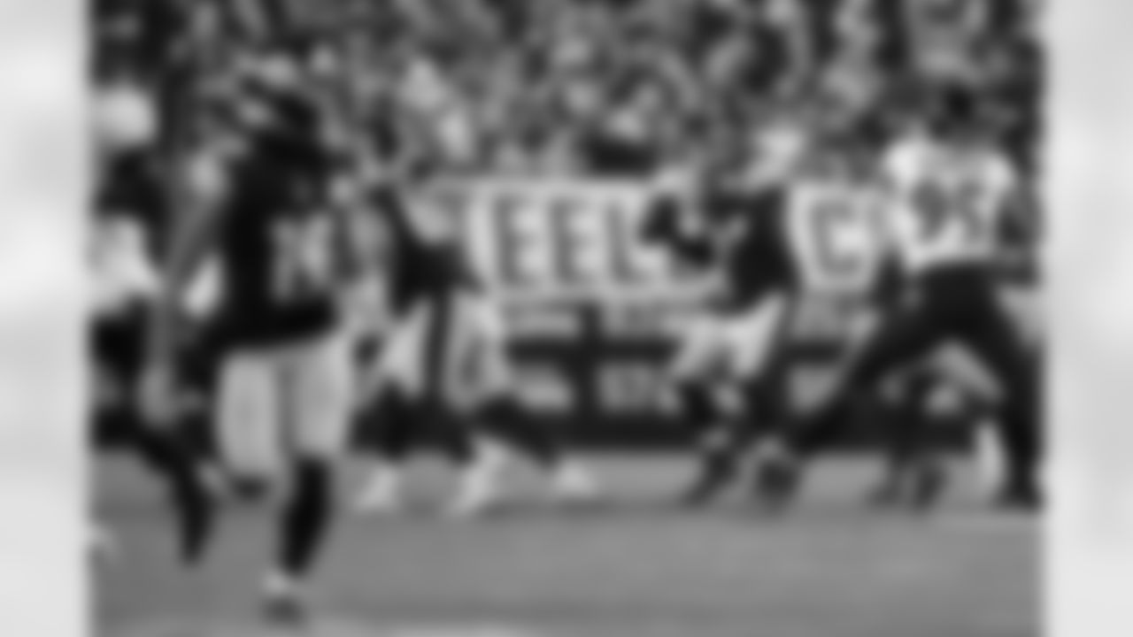 Pittsburgh Steelers quarterback Aaron Rodgers (8) during a regular season game between the Pittsburgh Steelers and the Baltimore Ravens, Sunday, Jan. 4, 2026 in Pittsburgh, PA.  (Karl Roser / Pittsburgh Steelers)