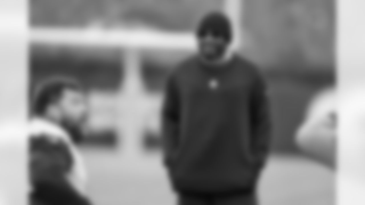 Pittsburgh Steelers head coach Mike Tomlin during practice at the UPMC Rooney Sports Complex preparing for a Week 13 matchup against the Buffalo Bills, Friday, Nov. 28, 2025 in Pittsburgh, PA. (Karl Roser / Pittsburgh Steelers)