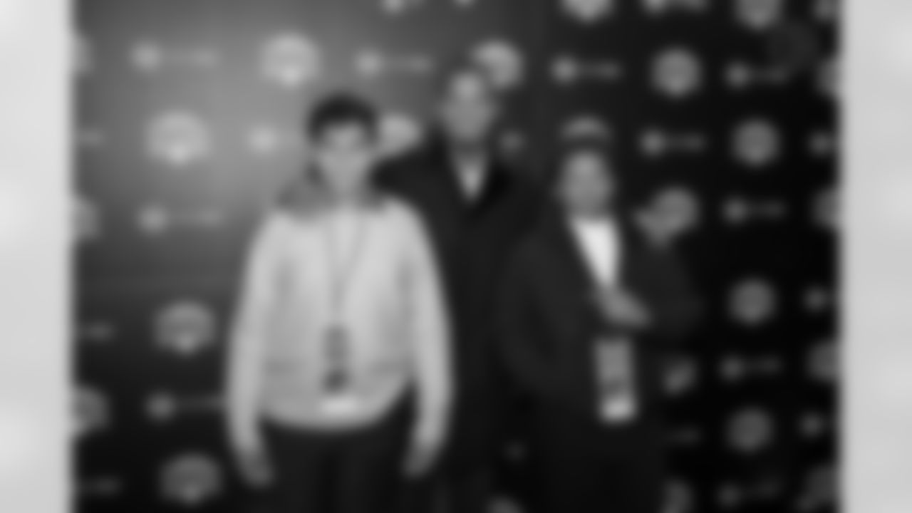 The Pittsburgh Steelers celebrate the 2025 Hall of Honor Class during the Hall of Honor Dinner Ceremony presented by U.S. Steel on Sunday, Dec. 14, 2025 in Pittsburgh, PA. (Karl Roser / Pittsburgh Steelers)