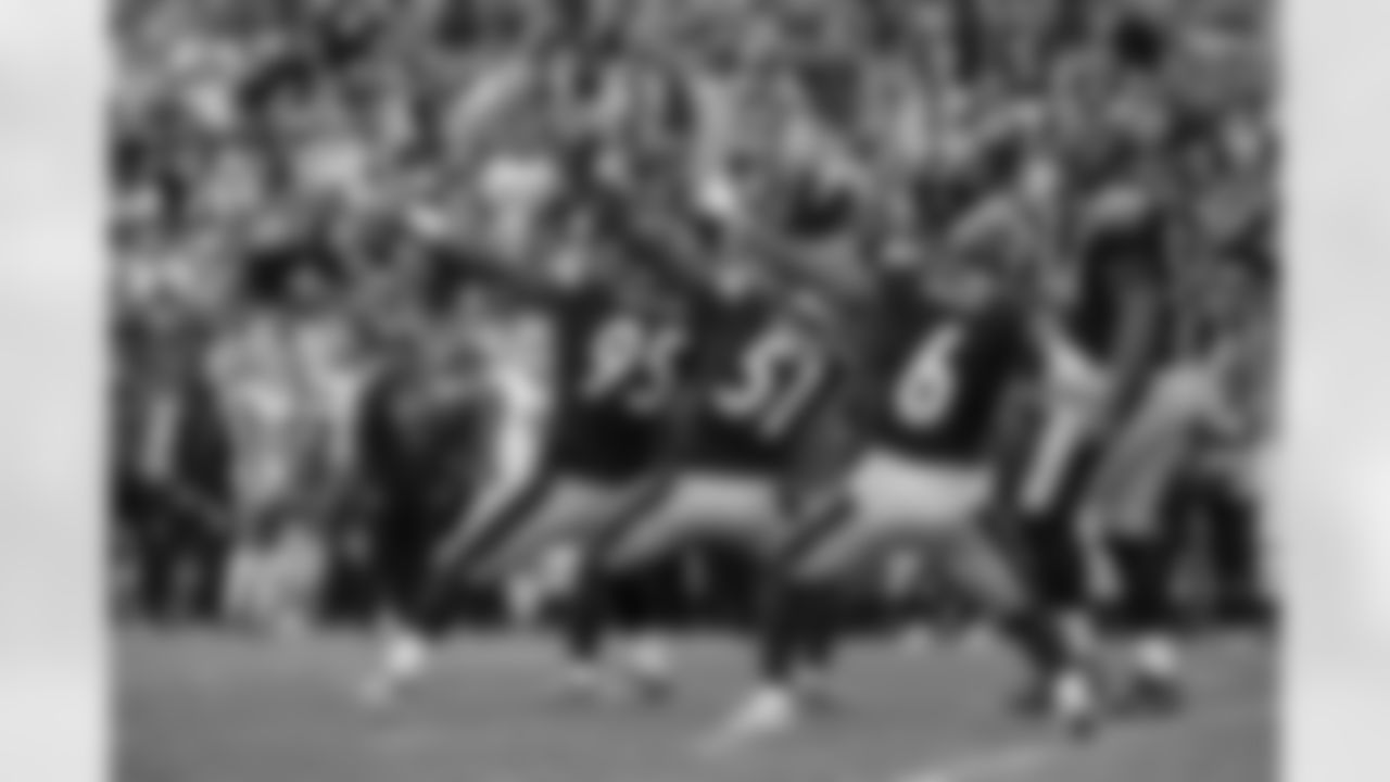 Pittsburgh Steelers linebacker Nick Herbig (51), Pittsburgh Steelers defensive tackle Keeanu Benton (95) and Pittsburgh Steelers linebacker Patrick Queen (6) celebrate during a regular season game between the Pittsburgh Steelers and the Cleveland Browns, Sunday, Oct. 12, 2025 in Pittsburgh, PA. The Steelers defeated the Browns 23-9. (Taylor Ollason/ Pittsburgh Steelers)