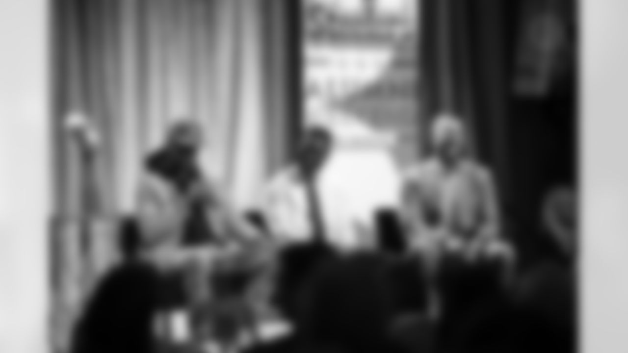 The Pittsburgh Steelers celebrated the 20th anniversary of Super Bowl XL during the Alumni Weekend Dinner at Acrisure Stadium benefitting the UPMC Sports Medicine Concussion Program, Saturday, Nov. 1, 2025 in Pittsburgh, PA. (Alysa Rubin / Pittsburgh Steelers)