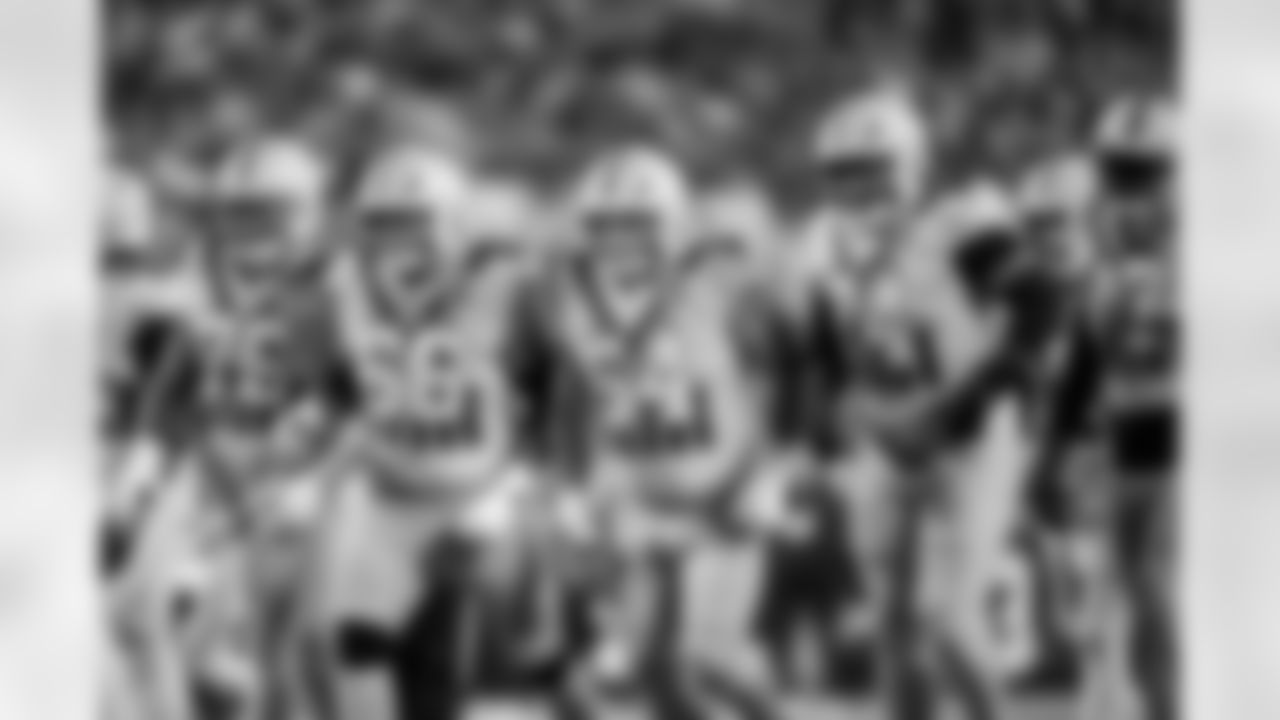 Pittsburgh Steelers offensive tackle Troy Fautanu (76), Pittsburgh Steelers guard Mason McCormick (66), Pittsburgh Steelers center Zach Frazier (54), Pittsburgh Steelers offensive lineman Spencer Anderson (74), and Pittsburgh Steelers offensive tackle Broderick Jones (77) during a regular season game between the Pittsburgh Steelers and the Green Bay Packers, Sunday, Oct. 26, 2025 in Pittsburgh, PA. The Packers beat the Steelers 35-25. (Karl Roser / Pittsburgh Steelers)