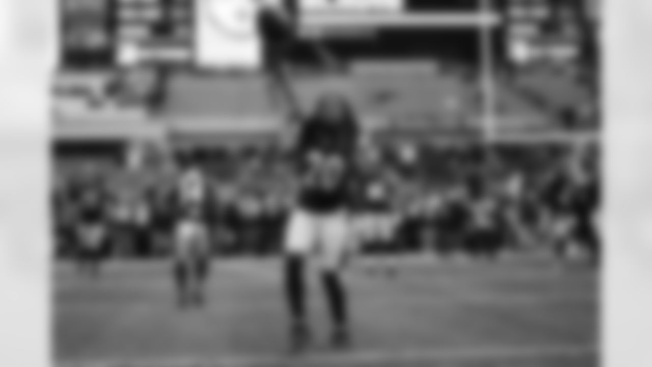 Pittsburgh Steelers running back Kaleb Johnson (20) during a regular season game between the Pittsburgh Steelers and the Buffalo Bills, Sunday, Nov. 30, 2025 in Pittsburgh, PA.  (Harrison Barden / Pittsburgh Steelers)