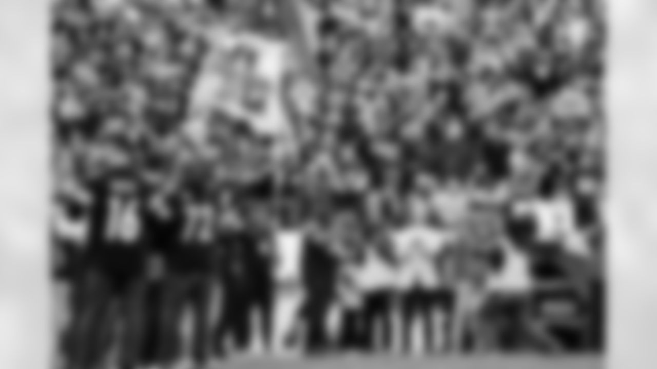 The Pittsburgh Steelers celebrated the 20th anniversary of Super Bowl XL during halftime of a regular season game between the Pittsburgh Steelers and the Indianapolis Colts, Sunday, Nov. 2, 2025 in Pittsburgh, PA. (Alysa Rubin / Pittsburgh Steelers)